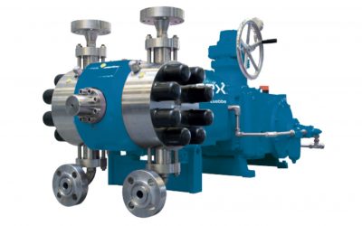 Metering pump with double-acting diaphragm pump head